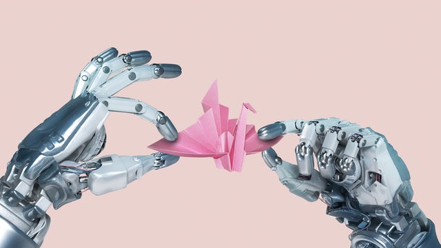 Die Grafik zum Podcast "Wissenschaft im Brennpunkt" zeigt zwei Roboterhände, die einen aus Papier gefalteten Origami-Kranich halten Die Grafik zum Podcast "Wissenschaft im Brennpunkt" zeigt zwei Roboterhände, die einen aus Papier gefalteten Origami-Kranich halten