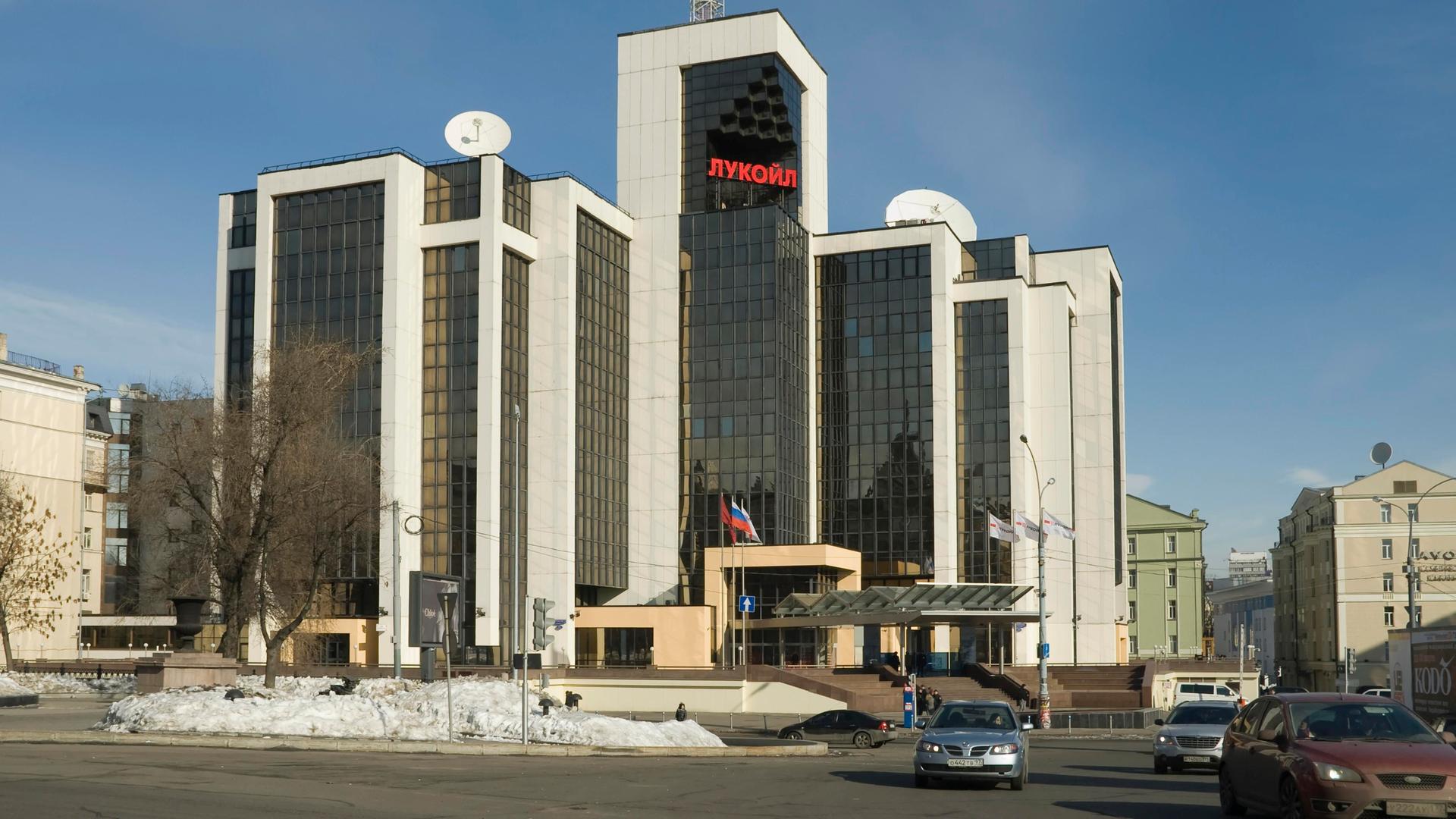 Das Gebäude der russischen Ölgesellschaft Lukoil in Moskau Das Gebäude der russischen Ölgesellschaft Lukoil in Moskau