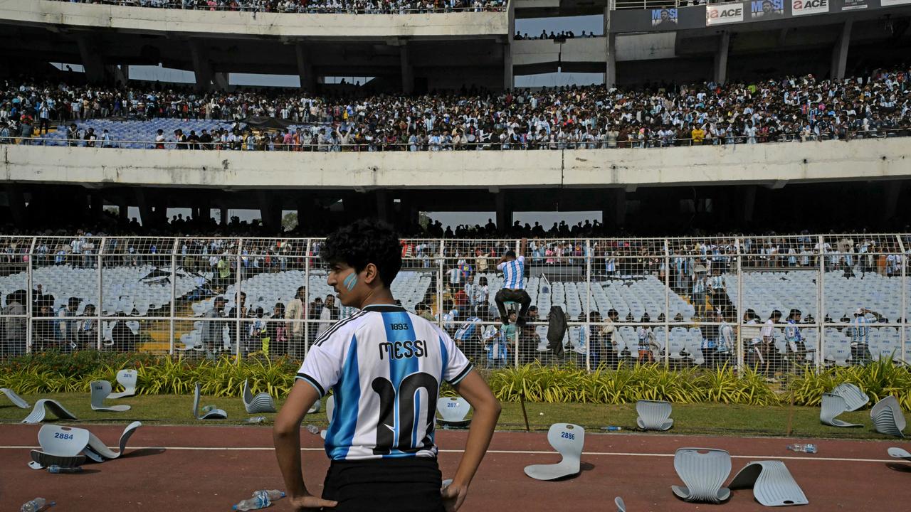 Bei einem Auftritt von Fußball-Superstar Lionel Messi im indischen Kalkutta ist es zu Ausschreitungen gekommen. 