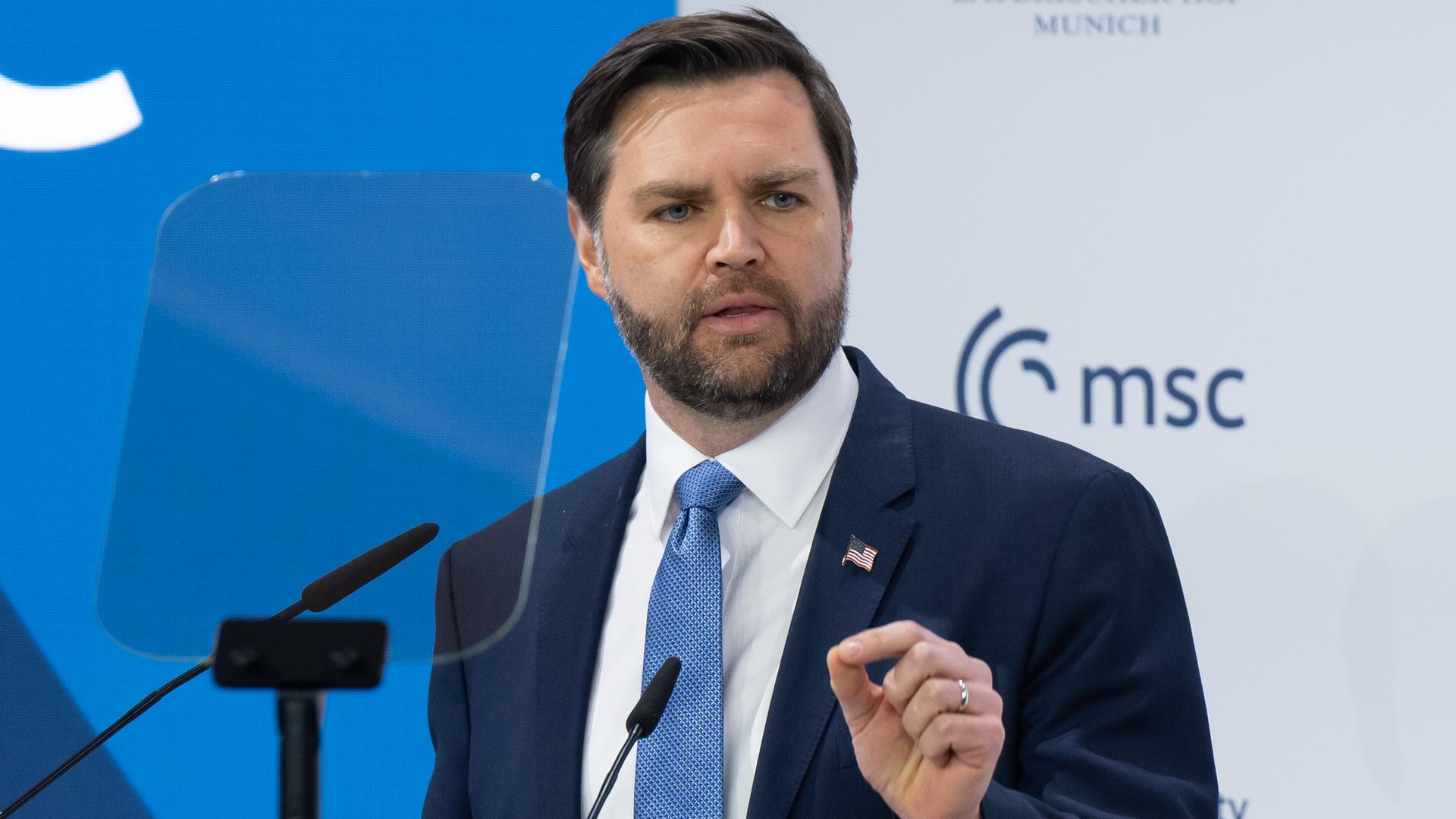 J.D. Vance, Vizepräsident der Vereinigten Staaten von Amerika, spricht bei der Münchner Sicherheitskonferenz. J.D. Vance, Vizepräsident der Vereinigten Staaten von Amerika, spricht bei der Münchner Sicherheitskonferenz.